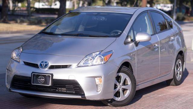 2015 Toyota Prius Four FWD photo