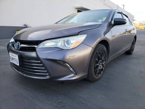 2015 Toyota Camry LE FWD photo