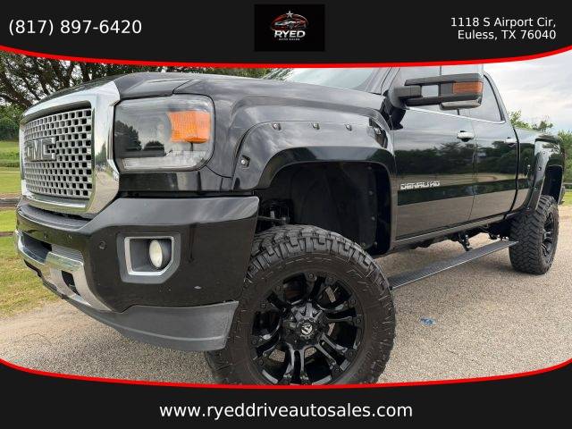 2015 GMC Sierra 2500HD Denali 4WD photo
