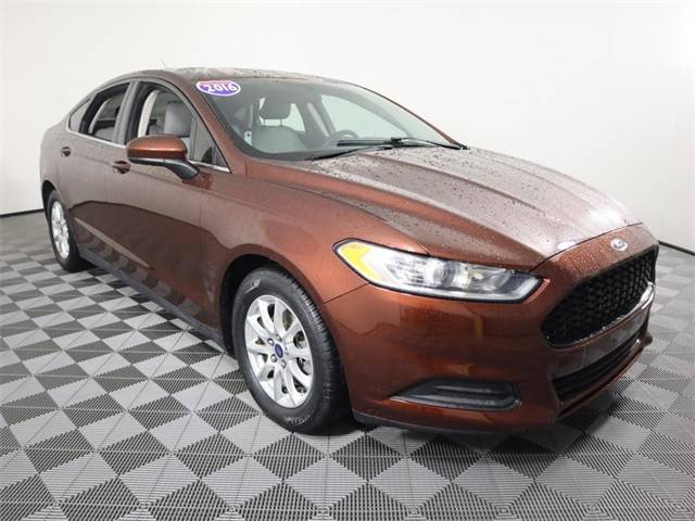 2016 Ford Fusion S FWD photo