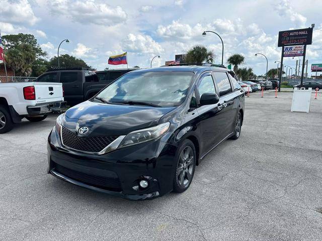 2015 Toyota Sienna SE FWD photo