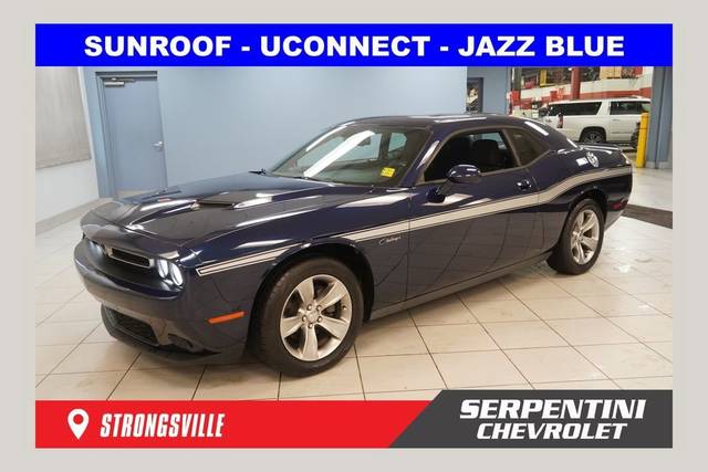 2015 Dodge Challenger SXT RWD photo