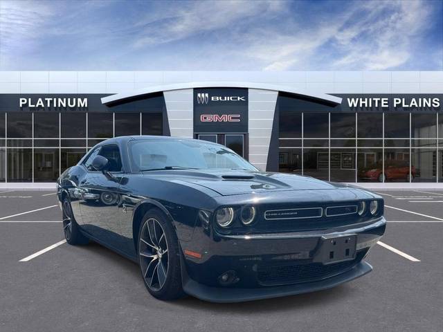 2015 Dodge Challenger R/T Scat Pack RWD photo