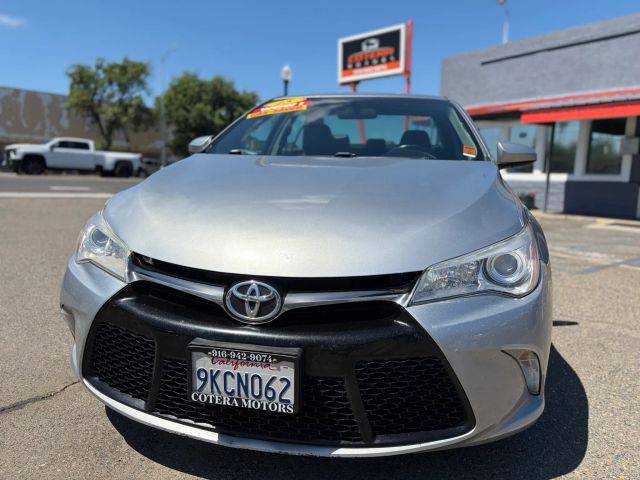 2015 Toyota Camry SE FWD photo