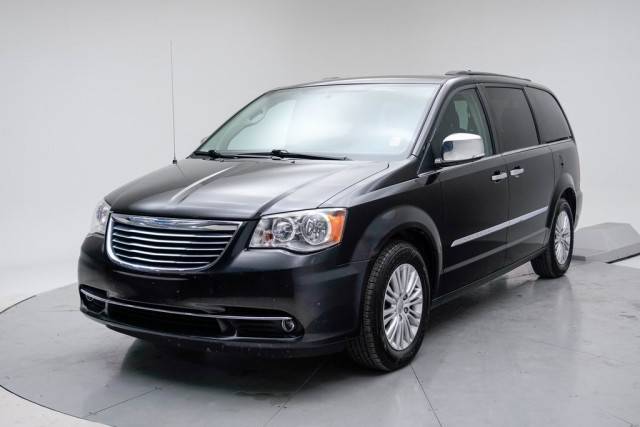 2015 Chrysler Town and Country Touring-L FWD photo
