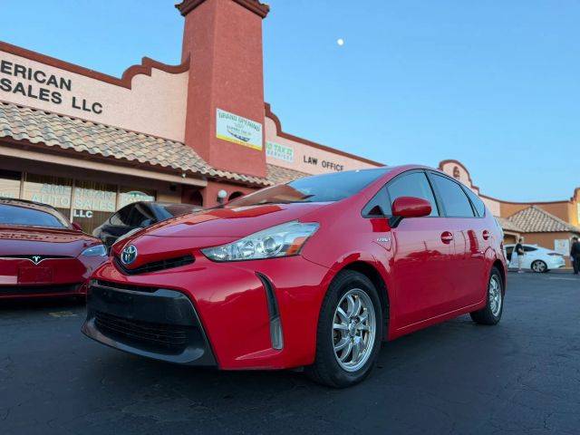 2015 Toyota Prius v Three FWD photo