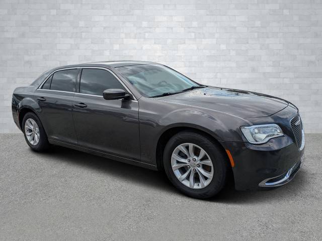 2015 Chrysler 300 Limited RWD photo
