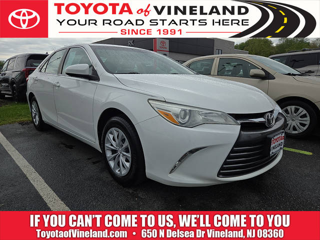 2015 Toyota Camry LE FWD photo