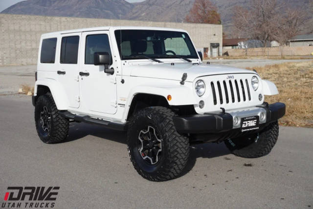 2015 Jeep Wrangler Unlimited Sahara 4WD photo