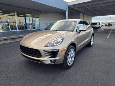 2015 Porsche Macan S AWD photo