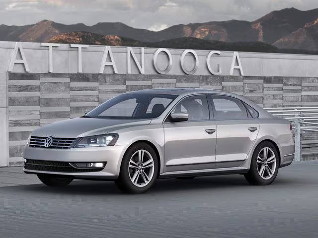 2015 Volkswagen Passat 1.8T SE w/Sunroof & Nav FWD photo