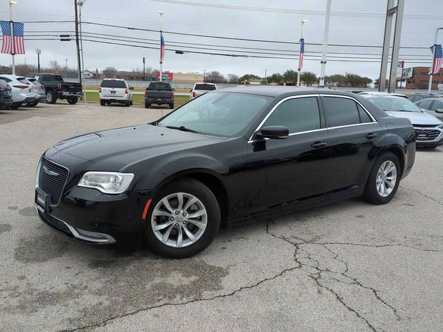 2015 Chrysler 300 Limited RWD photo