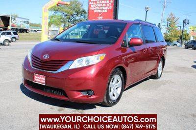 2015 Toyota Sienna LE FWD photo