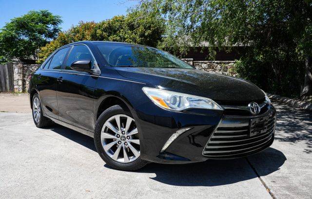 2015 Toyota Camry XLE FWD photo