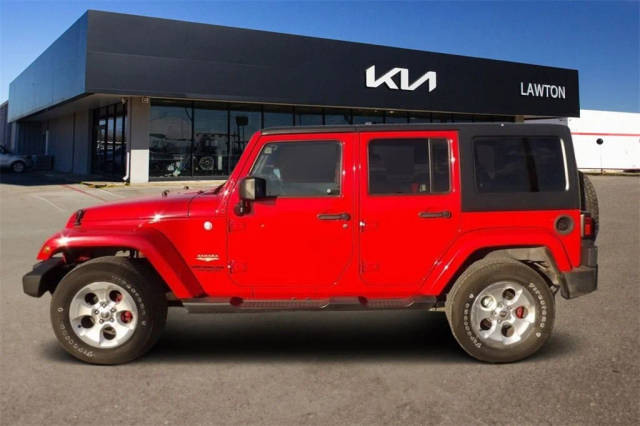 2015 Jeep Wrangler Unlimited Sahara 4WD photo