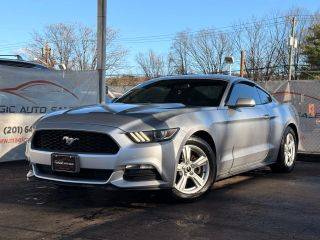 2015 Ford Mustang V6 RWD photo