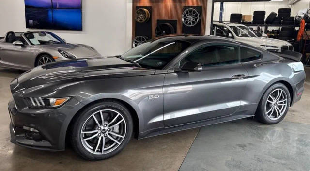 2015 Ford Mustang GT RWD photo