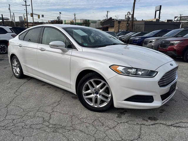 2015 Ford Fusion SE FWD photo