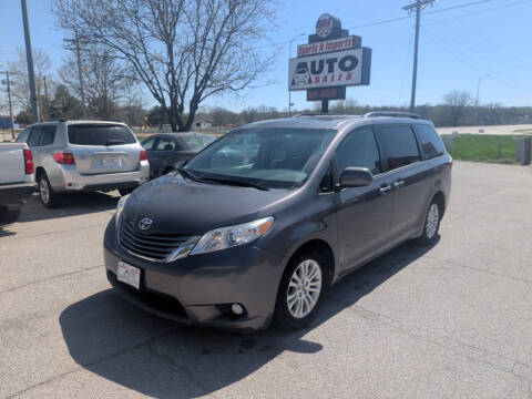 2015 Toyota Sienna XLE FWD photo