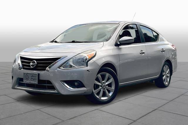 2015 Nissan Versa SL FWD photo