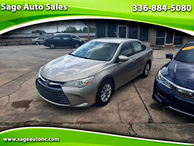 2015 Toyota Camry LE FWD photo