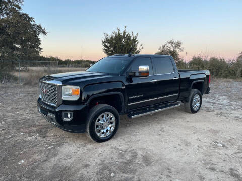 2015 GMC Sierra 2500HD Denali 4WD photo