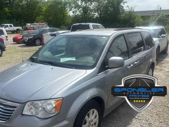 2015 Chrysler Town and Country Touring FWD photo