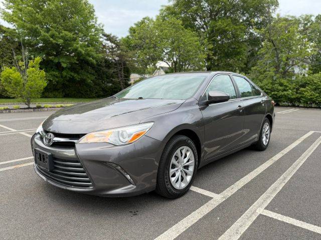 2015 Toyota Camry LE FWD photo