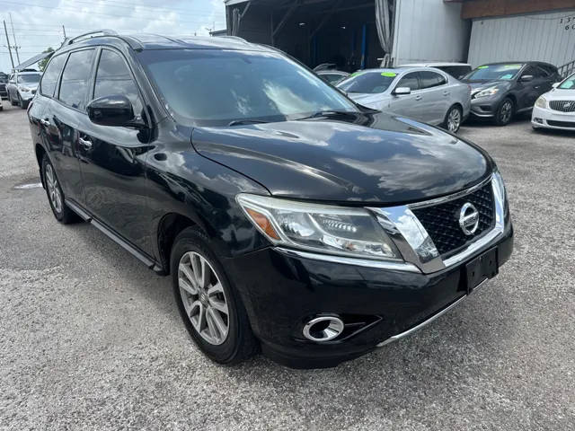 2015 Nissan Pathfinder SV photo