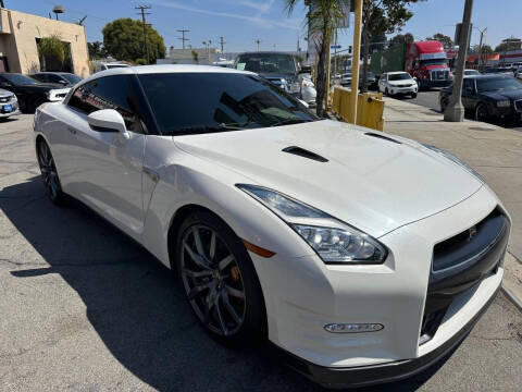 2015 Nissan GT-R Premium AWD photo