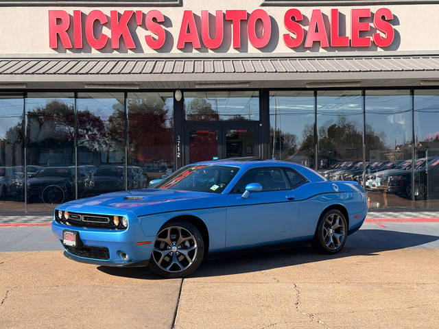 2015 Dodge Challenger SXT Plus RWD photo