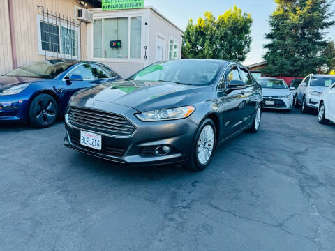 2016 Ford Fusion Energi SE Luxury FWD photo