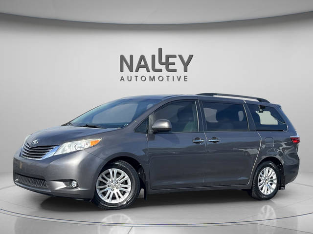 2015 Toyota Sienna XLE FWD photo