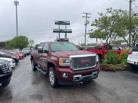 2015 GMC Sierra 2500HD Denali 4WD photo