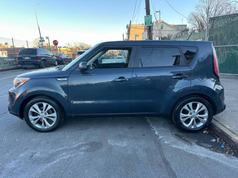 2015 Kia Soul + FWD photo