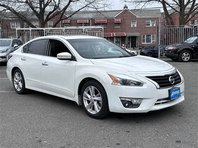 2015 Nissan Altima 2.5 SV FWD photo