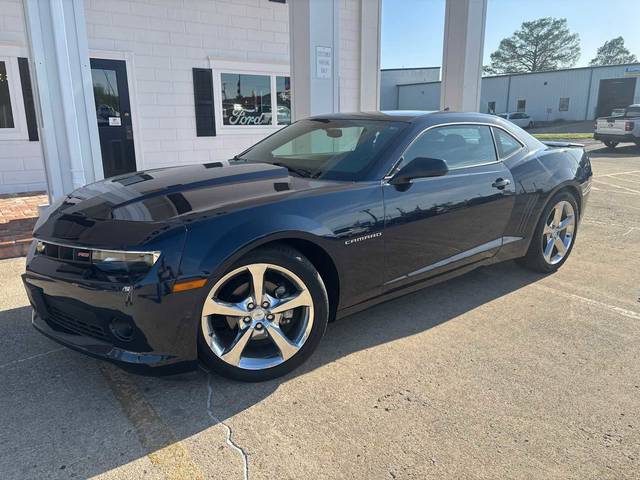 2015 Chevrolet Camaro LT RWD photo