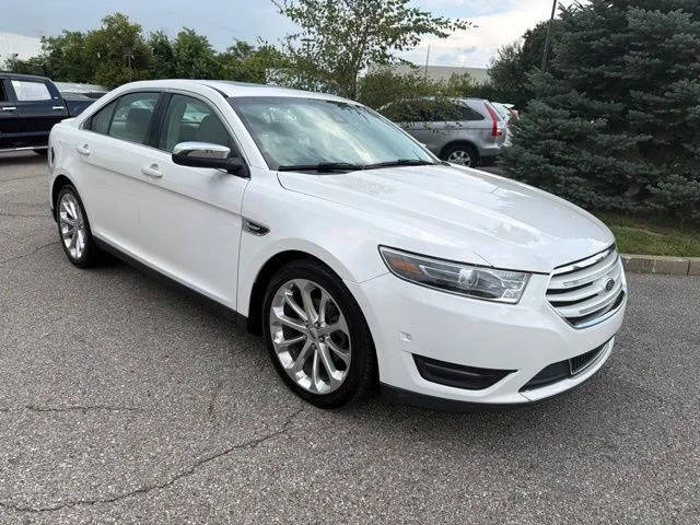 2015 Ford Taurus Limited FWD photo