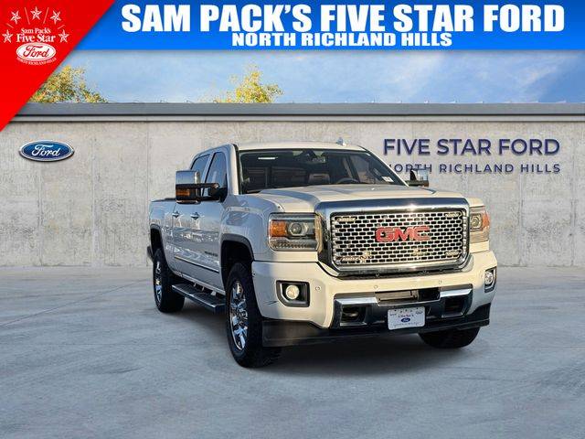 2015 GMC Sierra 2500HD Denali 4WD photo