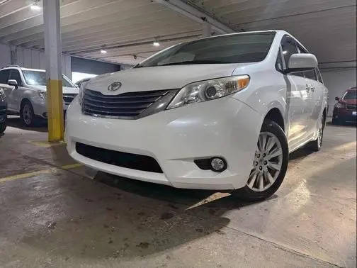 2015 Toyota Sienna XLE Premium AWD photo