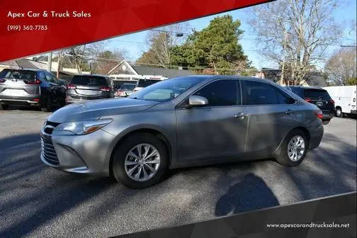 2015 Toyota Camry LE FWD photo