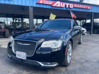 2015 Chrysler 300 300C Platinum RWD photo