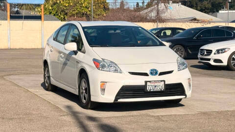 2015 Toyota Prius Two FWD photo