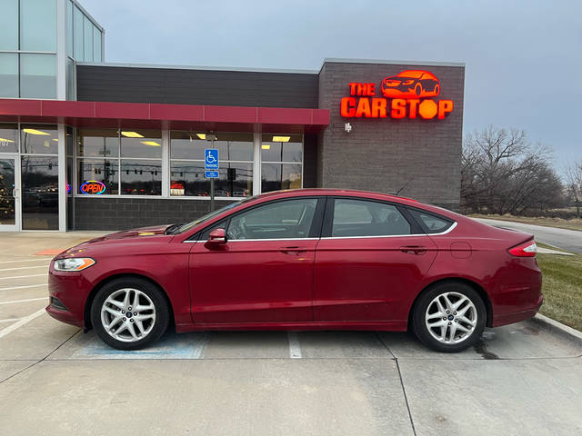 2016 Ford Fusion SE FWD photo