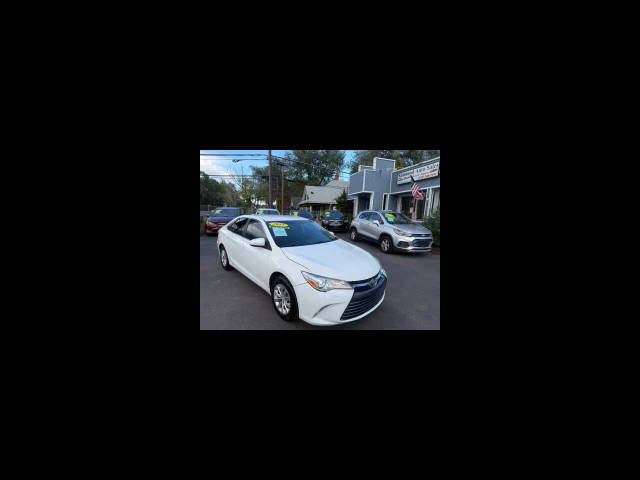 2015 Toyota Camry LE FWD photo