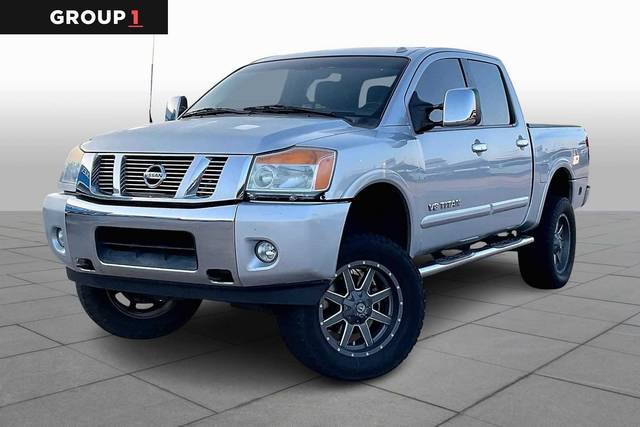 2015 Nissan Titan SL 4WD photo