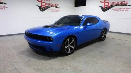 2015 Dodge Challenger R/T Shaker RWD photo
