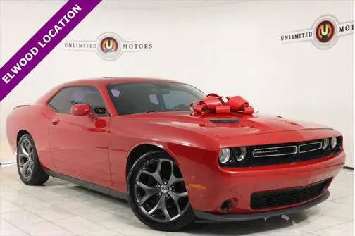 2015 Dodge Challenger SXT RWD photo