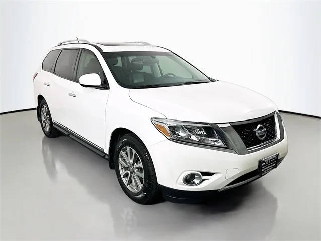 2015 Nissan Pathfinder SL FWD photo