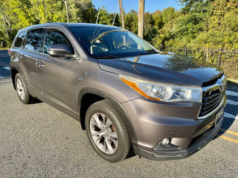 2015 Toyota Highlander LE Plus AWD photo